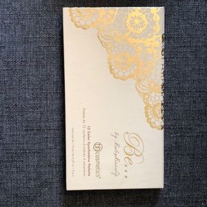 Eyeshadow palette